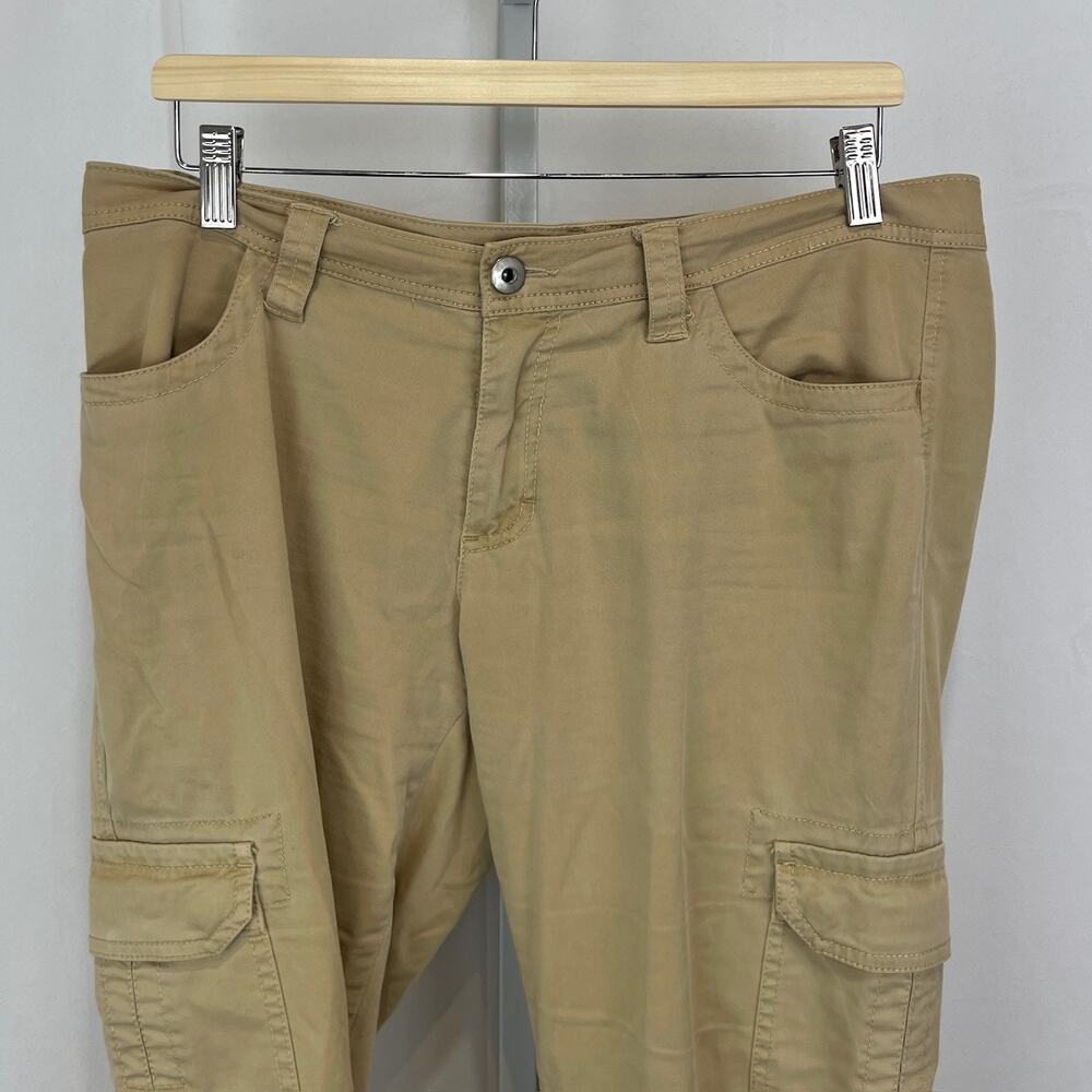 SUNDANCE Slim Ankle Cargo Pants Zip Fly Flat Front Pockets Tan Size 8 - Picture 4 of 9
